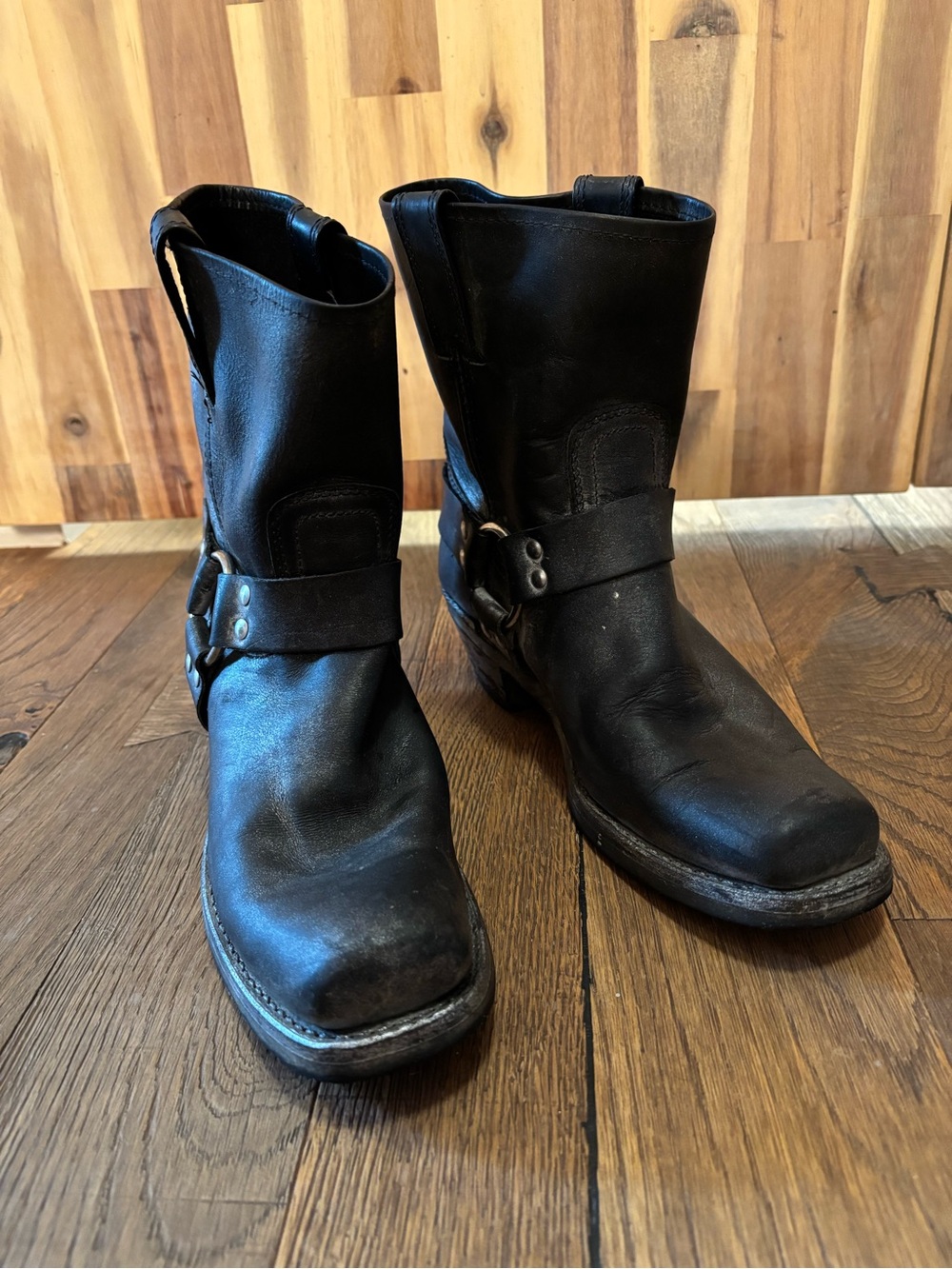 Frye Harness 8R Boots Black Distressed Leather